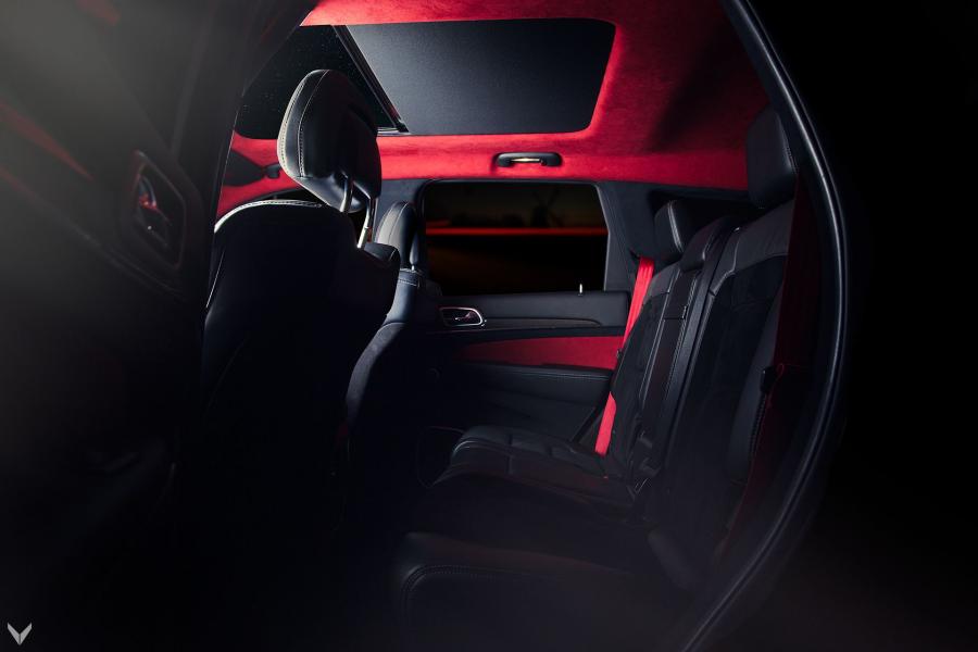 Интерьер Jeep Grand Cherokee SRT by Vilner 2016 года  (фото 6 из 16)